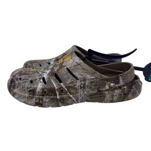 Rugged shark camouflage slip on clog like water shoes Unisex US 5 EU 37.5 NWT
